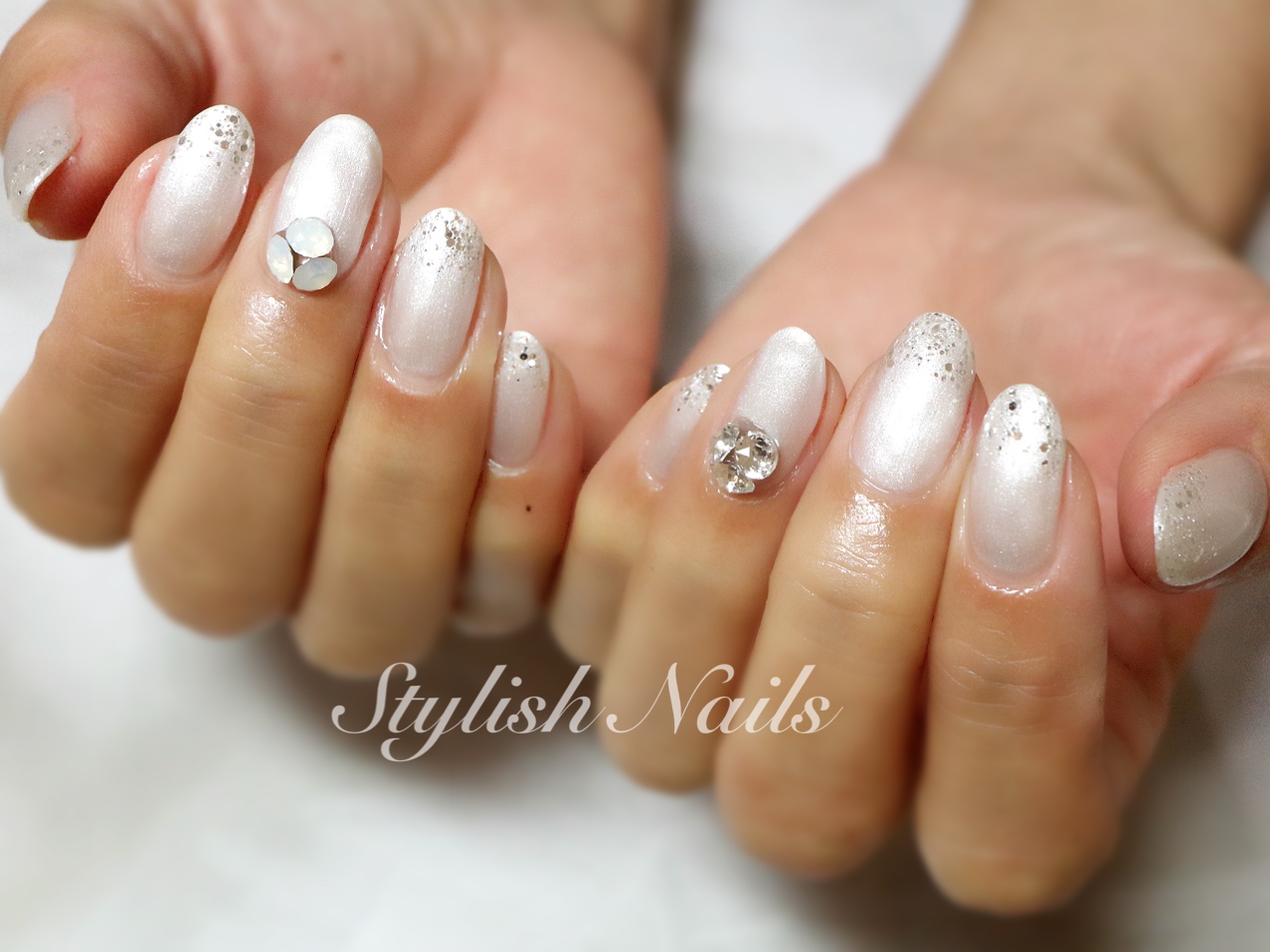 パールホワイト♡エレガンスネイルデザイン スタイリッシュネイルズ 神戸市 JR住吉駅1分 「ネイリスト協会認定」の高い技術と最新トレンドをご提供。